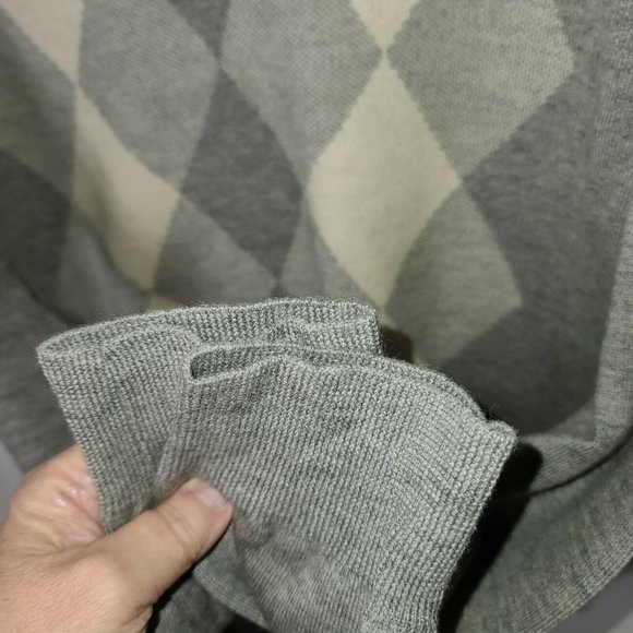 Banana Republic Extra Fine Merino Wool Gray & Cream Argyle Sweater Size Large - Picture 4 of 4